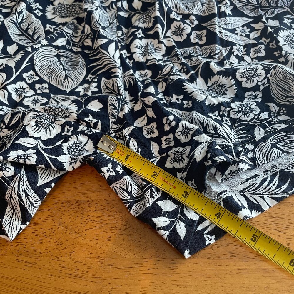 NWOT Size Large H&M blue white paperbag shorts - Picture 3 of 6